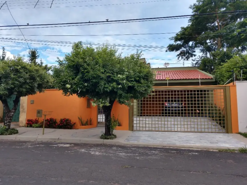 Foto 1 de Casa com 3 quartos à venda, 310m2 em Vila Harmonia, Araraquara - SP
