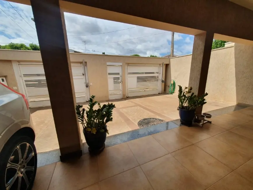 Foto 2 de Casa com 3 quartos à venda, 249m2 em Vila Harmonia, Araraquara - SP