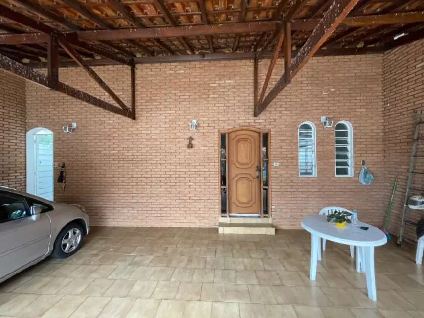 Casa com 3 quartos à venda, 211m2 em Vila Xavier (Vila Xavier), Araraquara - SP - imagem 5 Foto 5 de Casa com 3 quartos à venda, 211m2 em Vila Xavier (Vila Xavier), Araraquara - SP