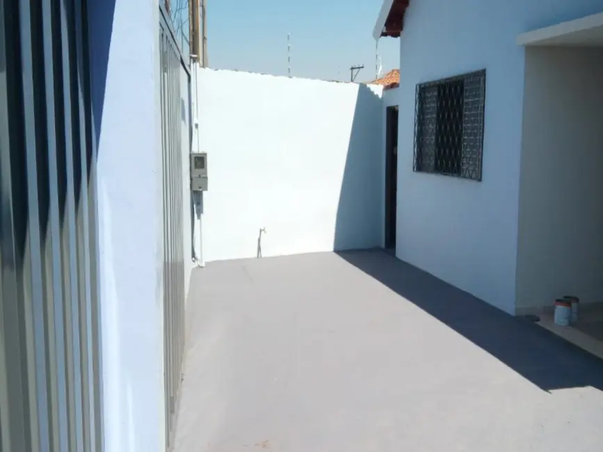 Casa com 2 quartos à venda, 300m2 em Vila Yamada, Araraquara - SP - imagem 6 Foto 6 de Casa com 2 quartos à venda, 300m2 em Vila Yamada, Araraquara - SP