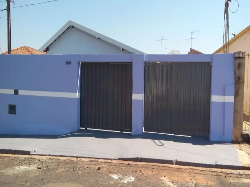 Casa com 2 quartos à venda, 300m2 em Vila Yamada, Araraquara - SP - imagem 5 Foto 5 de Casa com 2 quartos à venda, 300m2 em Vila Yamada, Araraquara - SP