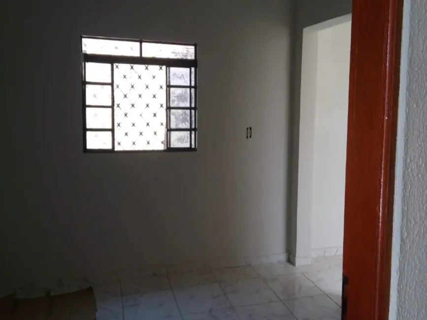 Casa com 2 quartos à venda, 300m2 em Vila Yamada, Araraquara - SP - imagem 8 Foto 8 de Casa com 2 quartos à venda, 300m2 em Vila Yamada, Araraquara - SP