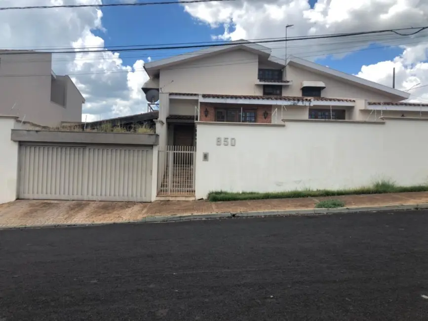 Foto 1 de Casa com 3 quartos à venda, 160m2 em Jardim Primor, Araraquara - SP