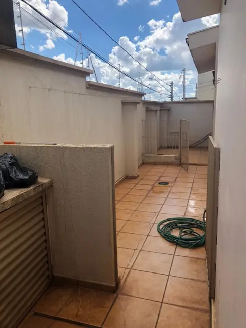 Casa com 3 quartos à venda, 160m2 em Jardim Primor, Araraquara - SP - imagem 6 Foto 6 de Casa com 3 quartos à venda, 160m2 em Jardim Primor, Araraquara - SP