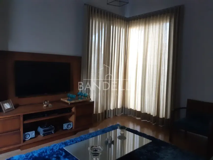 Casa com 3 quartos à venda, 350m2 em Residencial Cambuy, Araraquara - SP - imagem 3 Foto 3 de Casa com 3 quartos à venda, 350m2 em Residencial Cambuy, Araraquara - SP