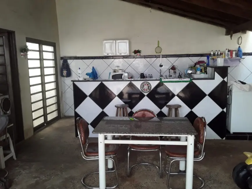 Casa com 3 quartos à venda, 275m2 em Jardim Uirapuru II, Araraquara - SP - imagem 8 Foto 8 de Casa com 3 quartos à venda, 275m2 em Jardim Uirapuru II, Araraquara - SP