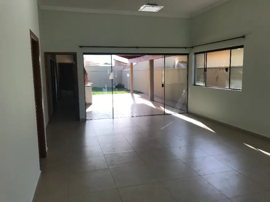 Foto 3 de Casa com 3 quartos à venda, 217m2 em Vila Harmonia, Araraquara - SP