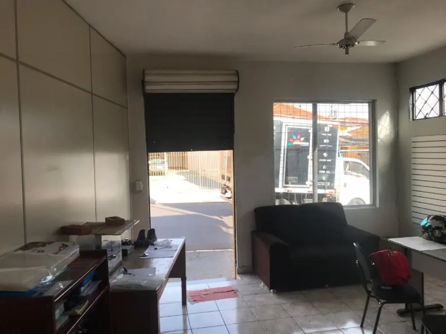 Casa com 2 quartos à venda, 313m2 em Vila Xavier (Vila Xavier), Araraquara - SP - imagem 3 Foto 3 de Casa com 2 quartos à venda, 313m2 em Vila Xavier (Vila Xavier), Araraquara - SP