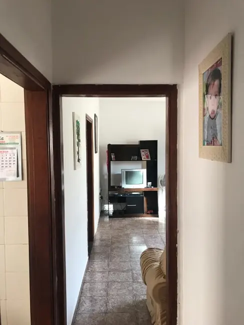 Casa com 2 quartos à venda, 313m2 em Vila Xavier (Vila Xavier), Araraquara - SP - imagem 5 Foto 5 de Casa com 2 quartos à venda, 313m2 em Vila Xavier (Vila Xavier), Araraquara - SP