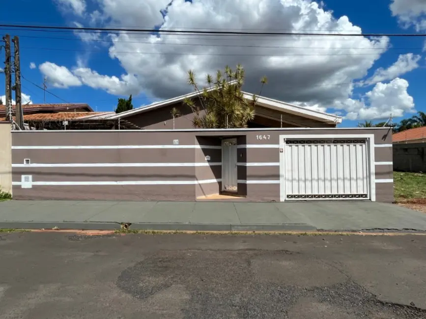 Foto 1 de Casa com 4 quartos à venda, 201m2 em Vila Harmonia, Araraquara - SP