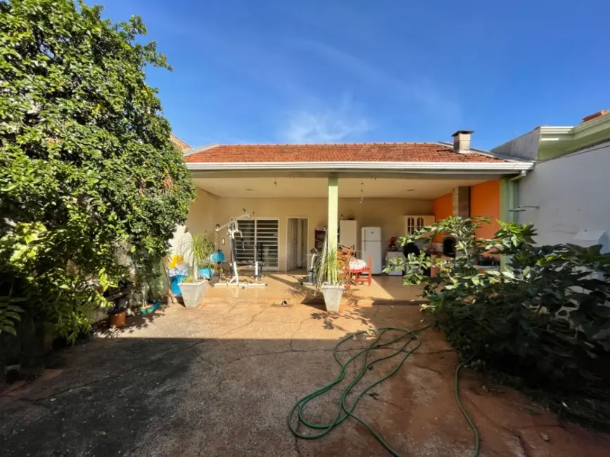 Casa com 3 quartos à venda, 307m2 em Centro, Araraquara - SP - imagem 5 Foto 5 de Casa com 3 quartos à venda, 307m2 em Centro, Araraquara - SP