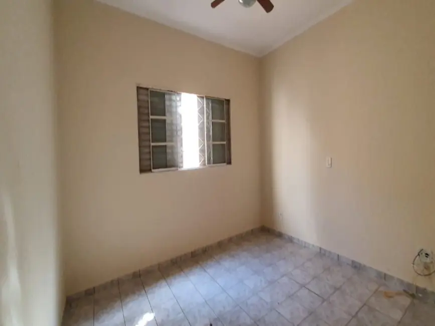 Foto 2 de Casa com 2 quartos à venda, 129m2 em Jardim Maria Luiza, Araraquara - SP