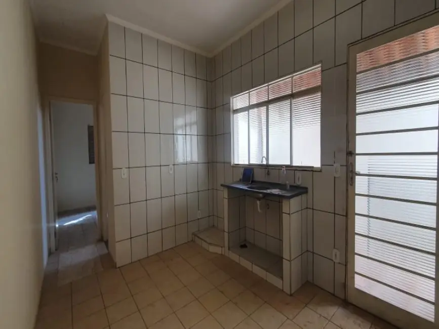 Foto 4 de Casa com 2 quartos à venda, 129m2 em Jardim Maria Luiza, Araraquara - SP