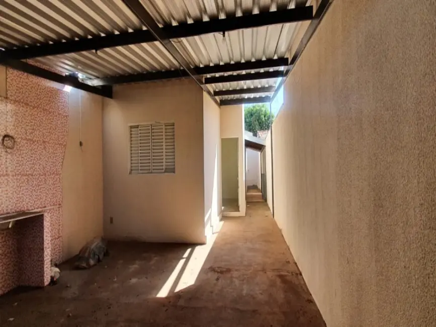 Foto 9 de Casa com 2 quartos à venda, 129m2 em Jardim Maria Luiza, Araraquara - SP