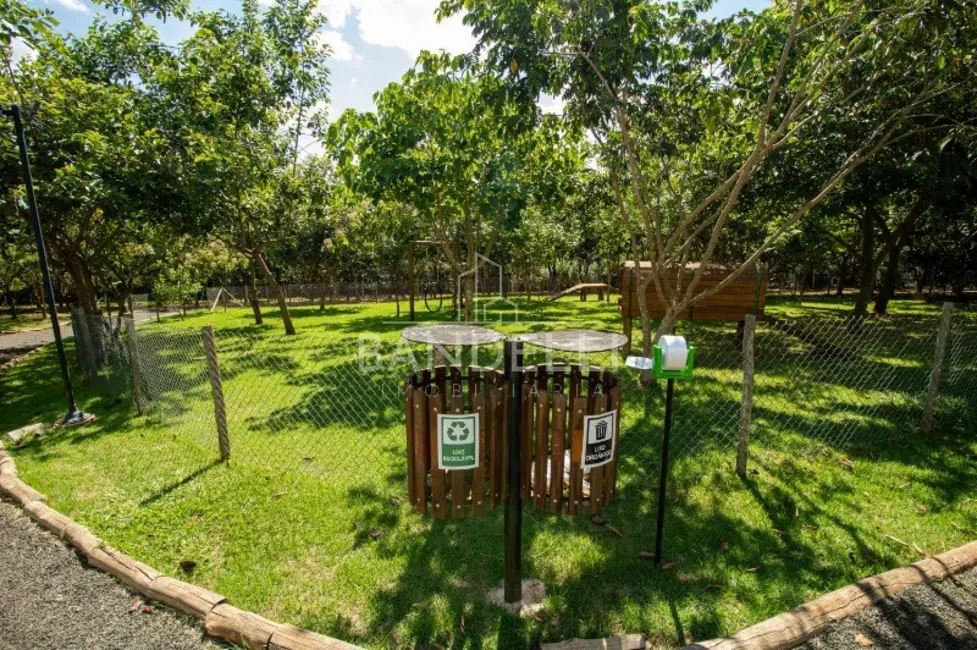 Foto 32 de Terreno / Lote à venda em Araraquara - SP