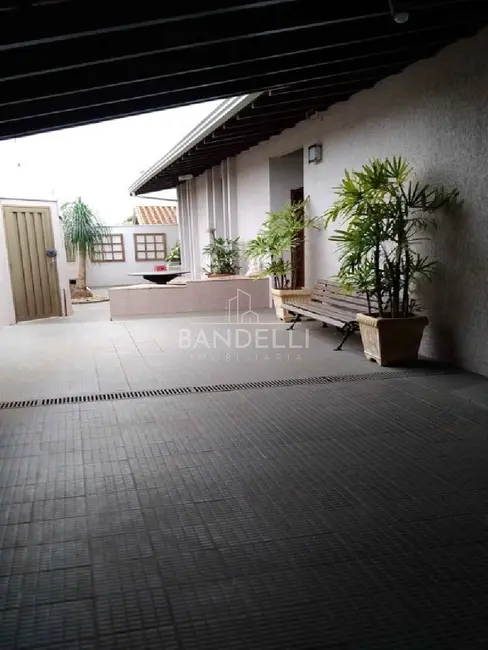 Casa com 4 quartos à venda, 600m2 em Jardim Adalgisa, Araraquara - SP - imagem 9 Foto 9 de Casa com 4 quartos à venda, 600m2 em Jardim Adalgisa, Araraquara - SP
