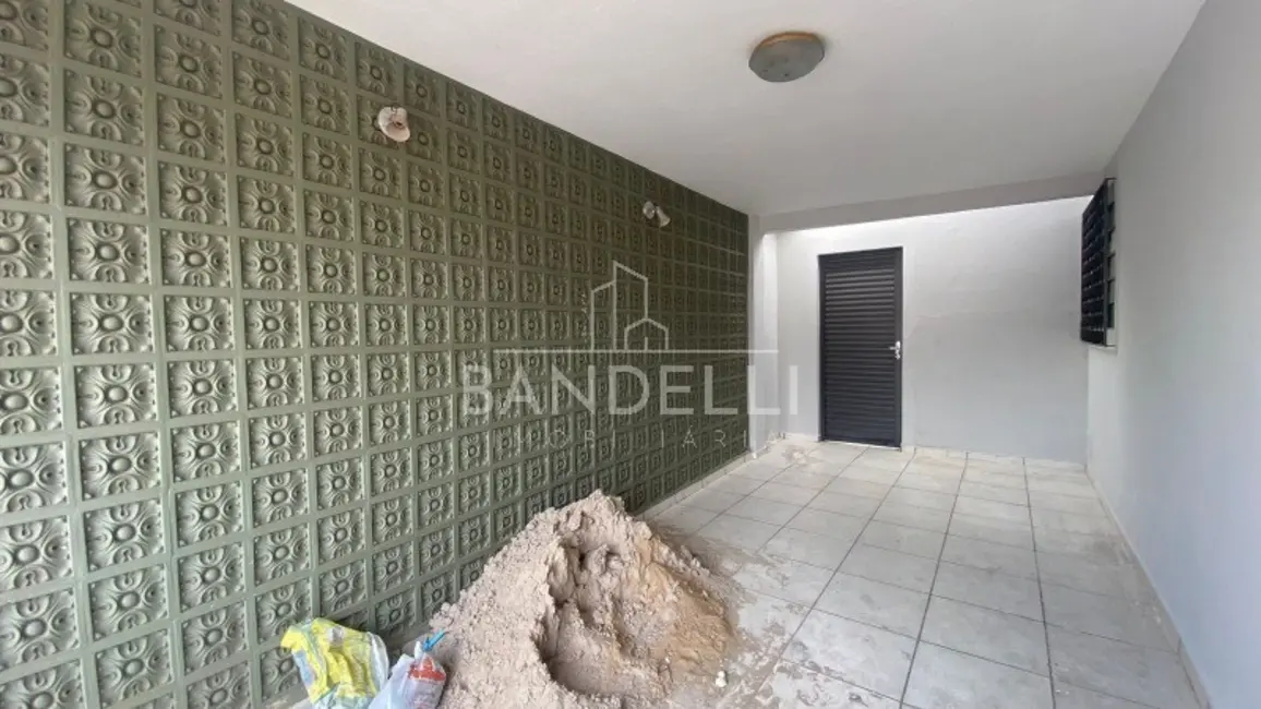 Casa com 4 quartos à venda, 127m2 em Centro, Araraquara - SP - imagem 2 Foto 2 de Casa com 4 quartos à venda, 127m2 em Centro, Araraquara - SP