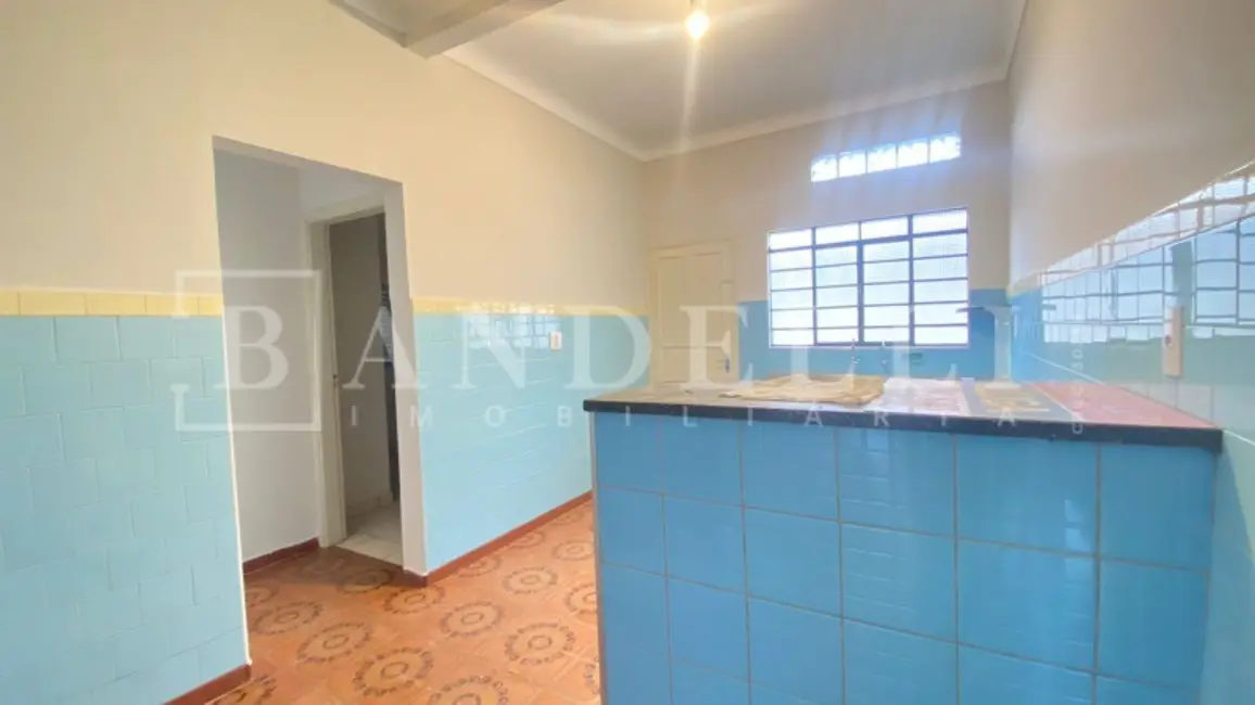 Casa com 4 quartos à venda e para alugar, 127m2 em Centro, Araraquara - SP - imagem 4 Foto 4 de Casa com 4 quartos à venda e para alugar, 127m2 em Centro, Araraquara - SP