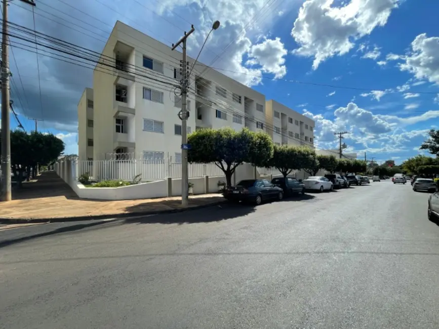 Foto 2 de Apartamento com 1 quarto à venda e para alugar, 40m2 em Araraquara - SP