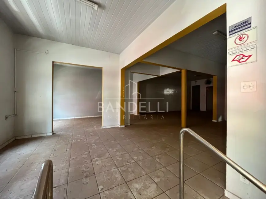 Sala Comercial para alugar, 250m2 em Centro, Araraquara - SP - imagem 3 Foto 3 de Sala Comercial para alugar, 250m2 em Centro, Araraquara - SP