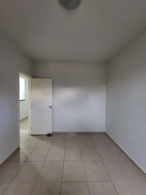 Foto 6 de Apartamento com 2 quartos para alugar, 49m2 em Jardim Primor, Araraquara - SP