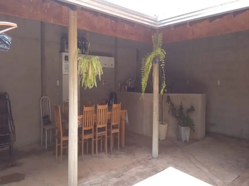 Casa com 2 quartos à venda, 117m2 em Jardim Uirapuru II, Araraquara - SP - imagem 1 Foto 1 de Casa com 2 quartos à venda, 117m2 em Jardim Uirapuru II, Araraquara - SP