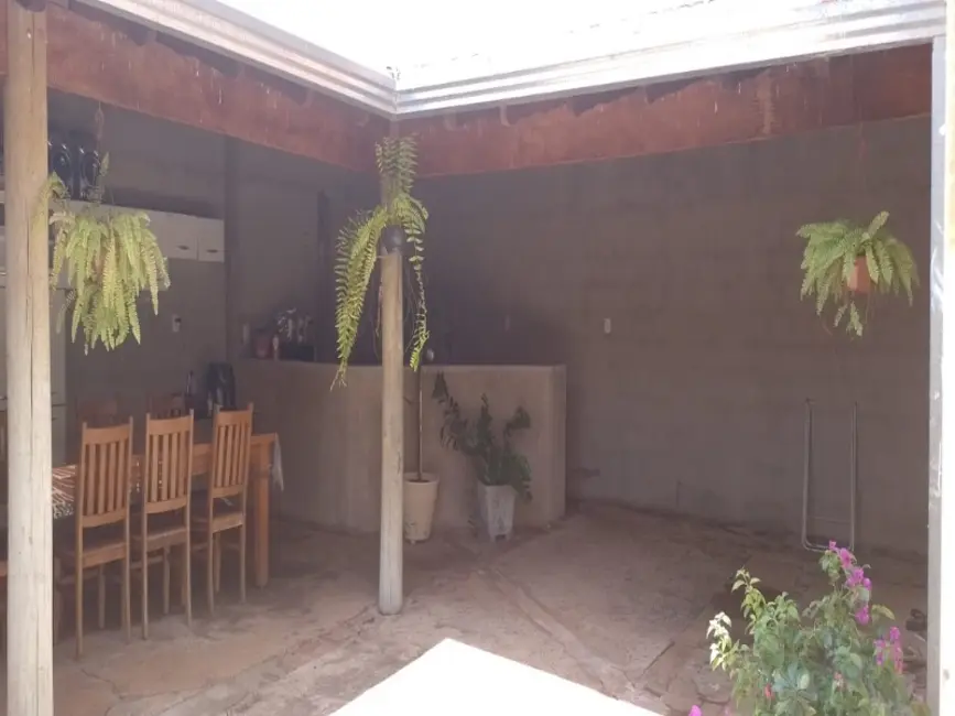 Casa com 2 quartos à venda, 117m2 em Jardim Uirapuru II, Araraquara - SP - imagem 3 Foto 3 de Casa com 2 quartos à venda, 117m2 em Jardim Uirapuru II, Araraquara - SP