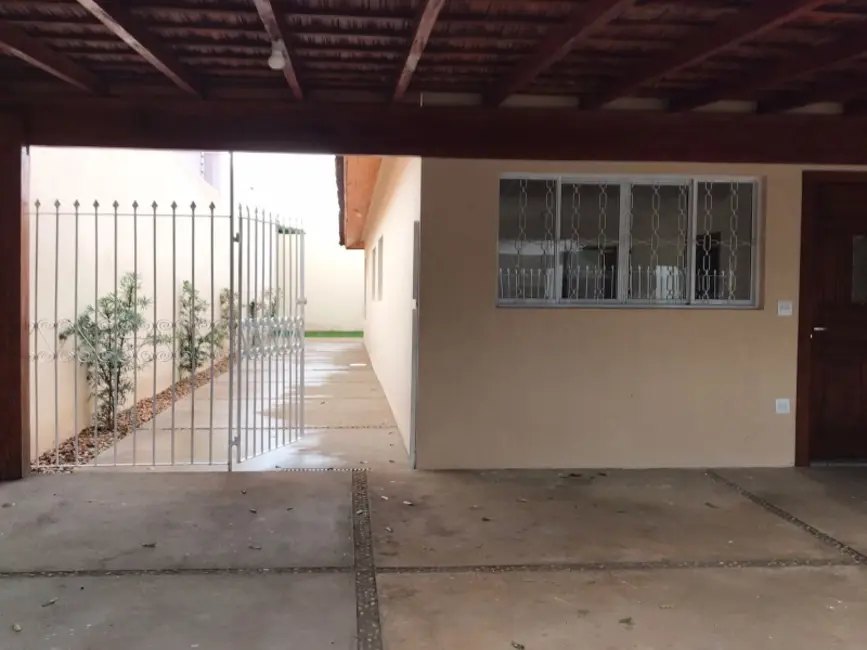 Casa com 3 quartos à venda, 140m2 em Centro, Araraquara - SP - imagem 6 Foto 6 de Casa com 3 quartos à venda, 140m2 em Centro, Araraquara - SP