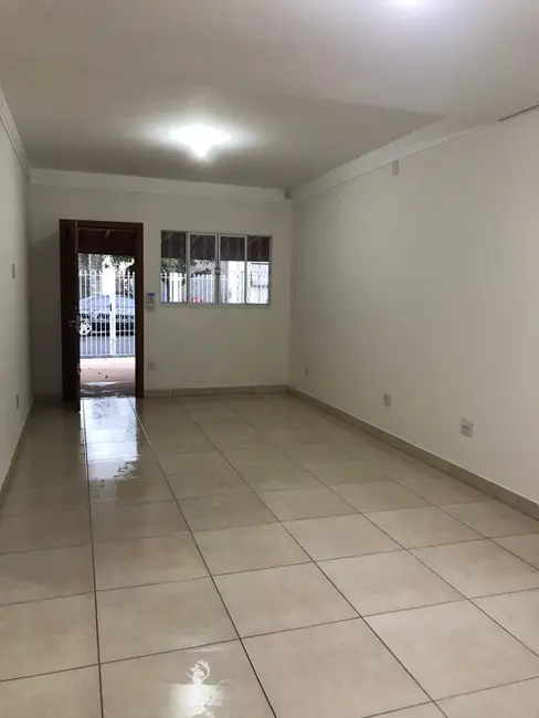 Casa com 3 quartos à venda, 140m2 em Centro, Araraquara - SP - imagem 4 Foto 4 de Casa com 3 quartos à venda, 140m2 em Centro, Araraquara - SP