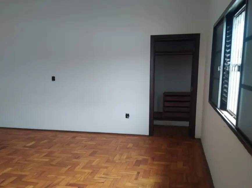 Casa com 3 quartos à venda, 237m2 em Vila José Bonifácio, Araraquara - SP - imagem 5 Foto 5 de Casa com 3 quartos à venda, 237m2 em Vila José Bonifácio, Araraquara - SP
