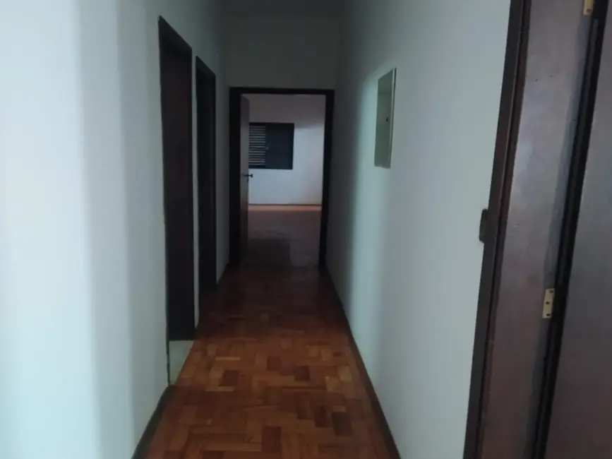 Casa com 3 quartos à venda, 237m2 em Vila José Bonifácio, Araraquara - SP - imagem 4 Foto 4 de Casa com 3 quartos à venda, 237m2 em Vila José Bonifácio, Araraquara - SP