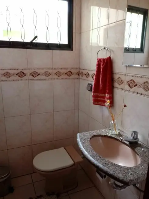Casa com 3 quartos à venda, 151m2 em Vila Velosa, Araraquara - SP - imagem 4 Foto 4 de Casa com 3 quartos à venda, 151m2 em Vila Velosa, Araraquara - SP