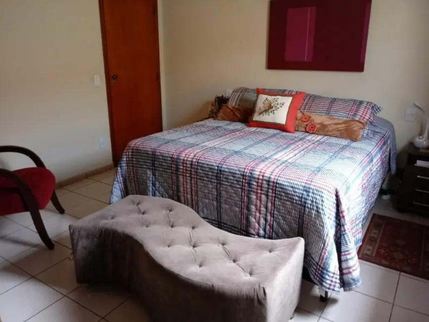 Foto 2 de Casa com 3 quartos à venda, 151m2 em Vila Velosa, Araraquara - SP