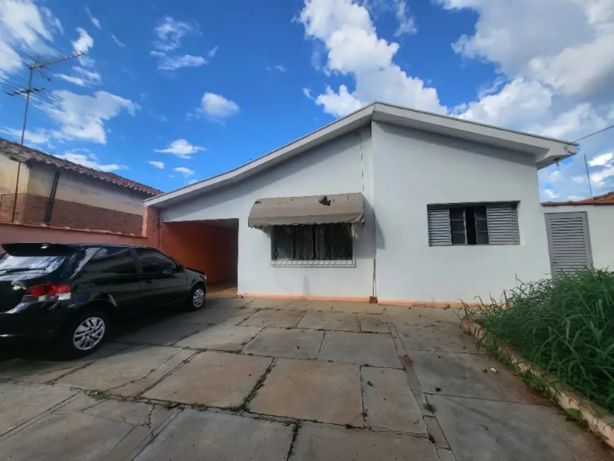 Casa com 2 quartos à venda, 184m2 em Vila Ferroviária, Araraquara - SP - imagem 4 Foto 4 de Casa com 2 quartos à venda, 184m2 em Vila Ferroviária, Araraquara - SP