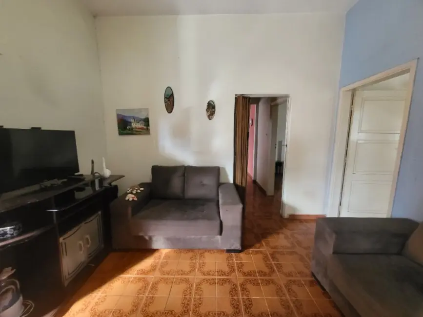Casa com 2 quartos à venda, 184m2 em Vila Ferroviária, Araraquara - SP - imagem 9 Foto 9 de Casa com 2 quartos à venda, 184m2 em Vila Ferroviária, Araraquara - SP
