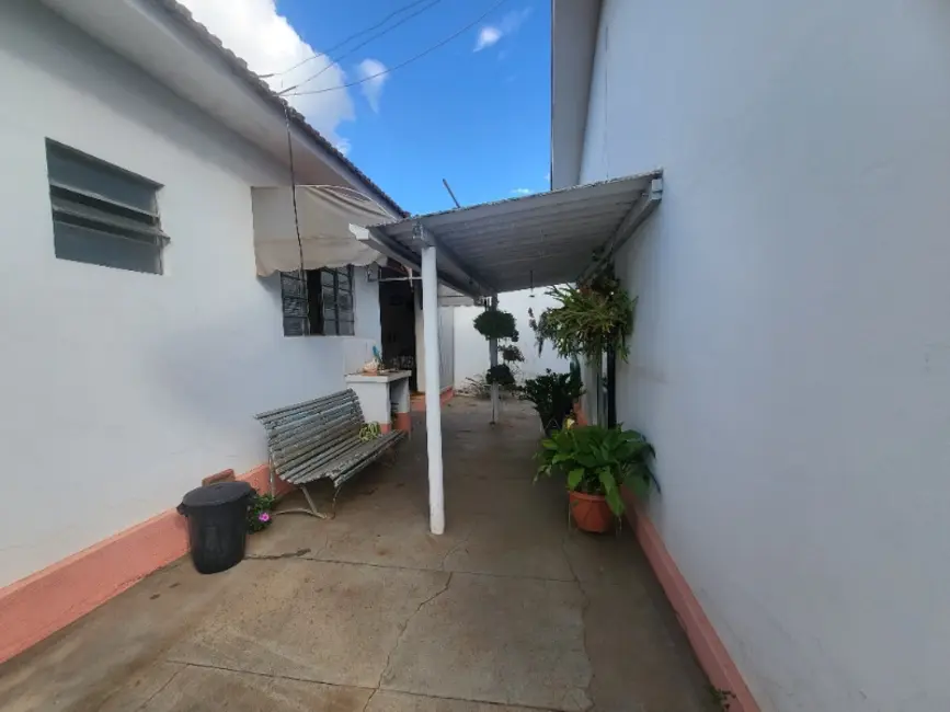 Casa com 2 quartos à venda, 184m2 em Vila Ferroviária, Araraquara - SP - imagem 7 Foto 7 de Casa com 2 quartos à venda, 184m2 em Vila Ferroviária, Araraquara - SP