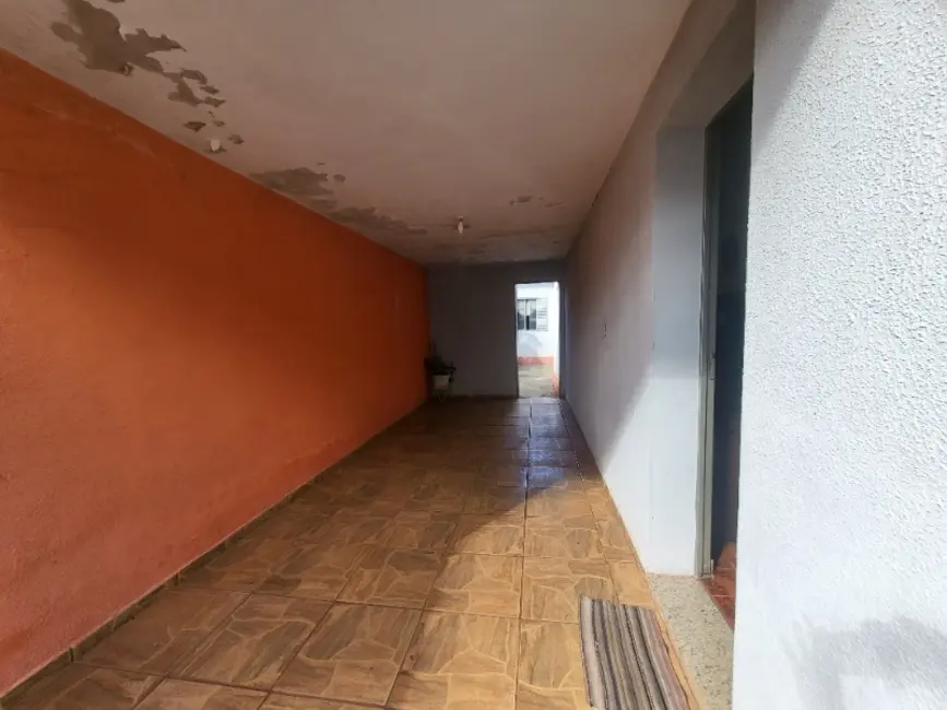 Casa com 2 quartos à venda, 184m2 em Vila Ferroviária, Araraquara - SP - imagem 5 Foto 5 de Casa com 2 quartos à venda, 184m2 em Vila Ferroviária, Araraquara - SP