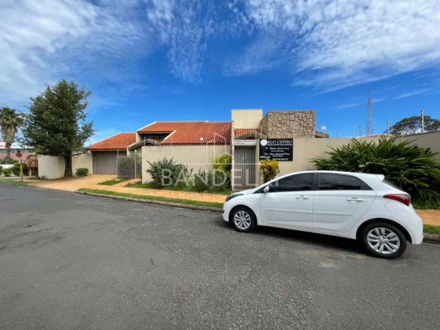 Casa com 3 quartos à venda, 301m2 em Vila Harmonia, Araraquara - SP - imagem 3 Foto 3 de Casa com 3 quartos à venda, 301m2 em Vila Harmonia, Araraquara - SP