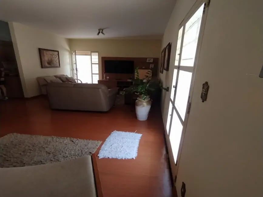 Foto 9 de Casa com 3 quartos à venda, 343m2 em Jardim Adalgisa, Araraquara - SP