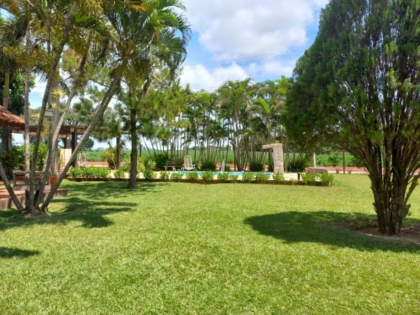 Chácara com 3 quartos à venda, 3292m2 em Parque Planalto, Araraquara - SP - imagem 8 Foto 8 de Chácara com 3 quartos à venda, 3292m2 em Parque Planalto, Araraquara - SP