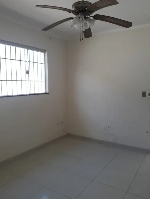 Casa com 2 quartos à venda, 275m2 em Vila Yamada, Araraquara - SP - imagem 4 Foto 4 de Casa com 2 quartos à venda, 275m2 em Vila Yamada, Araraquara - SP