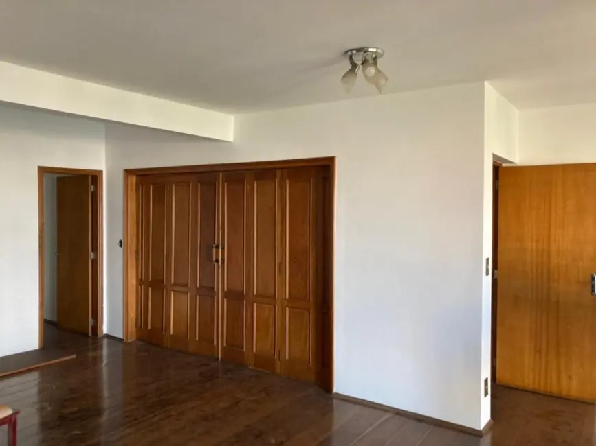 Apartamento com 3 quartos à venda, 207m2 em Centro, Araraquara - SP - imagem 8 Foto 8 de Apartamento com 3 quartos à venda, 207m2 em Centro, Araraquara - SP