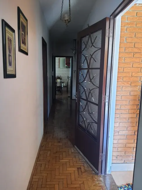 Casa com 3 quartos à venda, 152m2 em Jardim Brasil (Vila Xavier), Araraquara - SP - imagem 6 Foto 6 de Casa com 3 quartos à venda, 152m2 em Jardim Brasil (Vila Xavier), Araraquara - SP