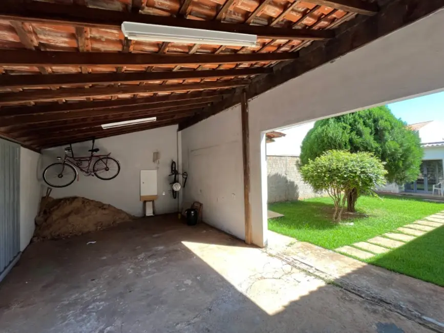 Casa com 1 quarto à venda, 101m2 em Jardim Maria Luiza IV, Araraquara - SP - imagem 3 Foto 3 de Casa com 1 quarto à venda, 101m2 em Jardim Maria Luiza IV, Araraquara - SP