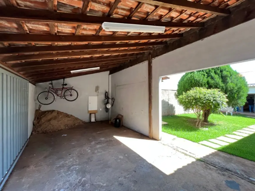 Casa com 1 quarto à venda, 101m2 em Jardim Maria Luiza IV, Araraquara - SP - imagem 5 Foto 5 de Casa com 1 quarto à venda, 101m2 em Jardim Maria Luiza IV, Araraquara - SP
