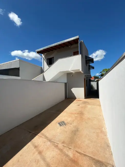 Casa com 4 quartos à venda, 140m2 em Jardim Maria Luiza IV, Araraquara - SP - imagem 4 Foto 4 de Casa com 4 quartos à venda, 140m2 em Jardim Maria Luiza IV, Araraquara - SP