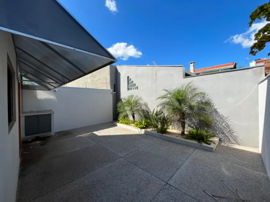 Casa com 4 quartos à venda, 140m2 em Jardim Maria Luiza IV, Araraquara - SP - imagem 6 Foto 6 de Casa com 4 quartos à venda, 140m2 em Jardim Maria Luiza IV, Araraquara - SP