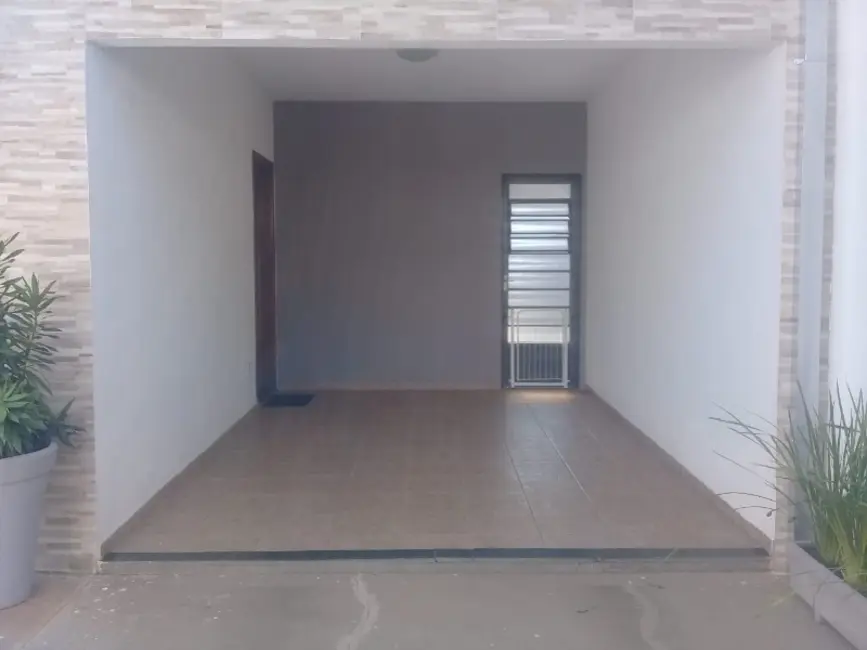 Casa com 2 quartos à venda, 133m2 em Jardim Maria Luiza, Araraquara - SP - imagem 5 Foto 5 de Casa com 2 quartos à venda, 133m2 em Jardim Maria Luiza, Araraquara - SP