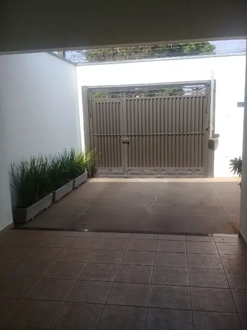 Foto 2 de Casa com 2 quartos à venda, 133m2 em Jardim Maria Luiza, Araraquara - SP