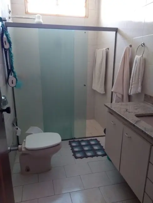 Casa com 3 quartos à venda, 157m2 em Jardim Eliana, Araraquara - SP - imagem 4 Foto 4 de Casa com 3 quartos à venda, 157m2 em Jardim Eliana, Araraquara - SP
